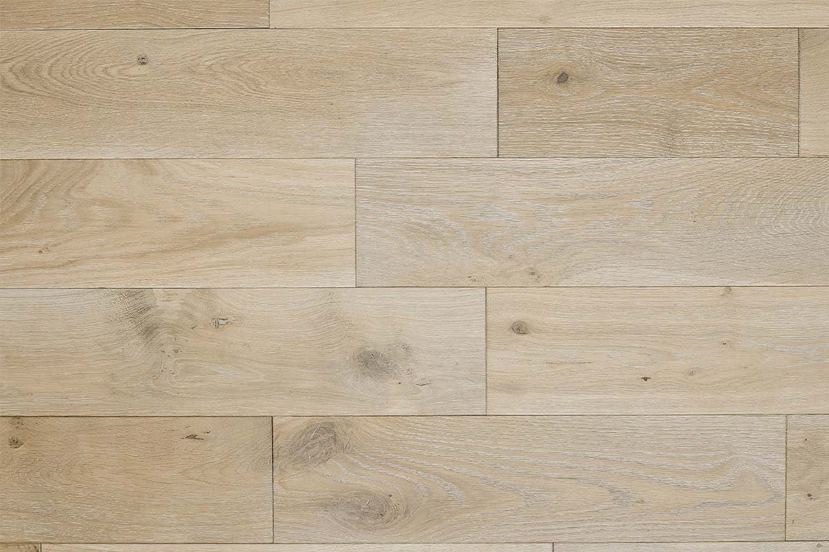Linen Brushed Lacquered Oak Rustic 150mm wide 18mm - Image 4